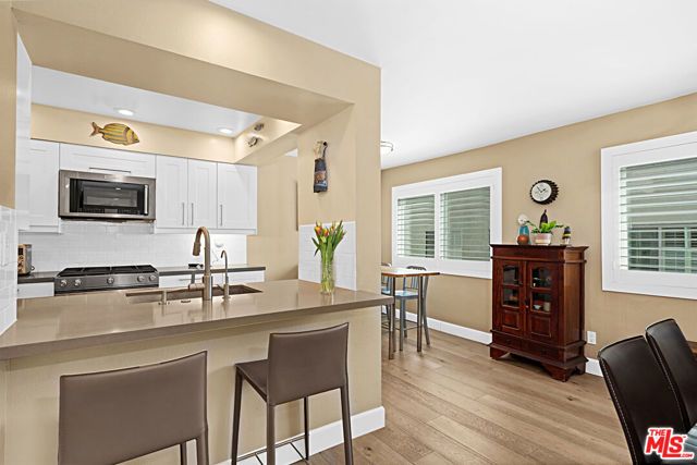 11824 Moorpark Street F, Studio City (los Angeles), CA 91604