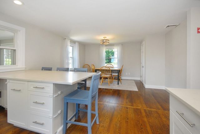 805 Old Connecticut Path, Framingham, MA 01701