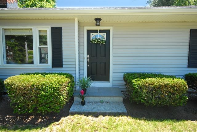 805 Old Connecticut Path, Framingham, MA 01701