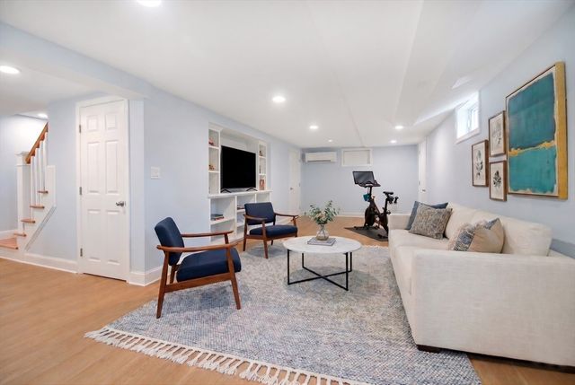 805 Old Connecticut Path, Framingham, MA 01701