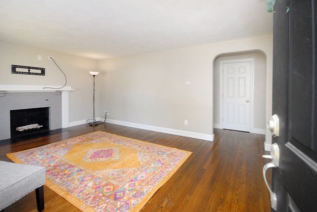 805 Old Connecticut Path, Framingham, MA 01701