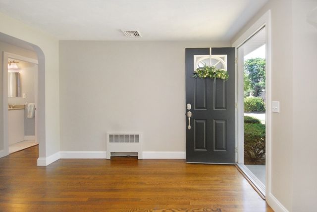 805 Old Connecticut Path, Framingham, MA 01701