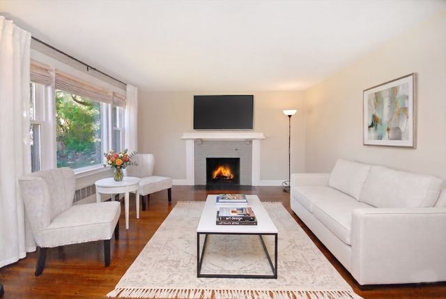 805 Old Connecticut Path, Framingham, MA 01701