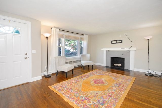 805 Old Connecticut Path, Framingham, MA 01701