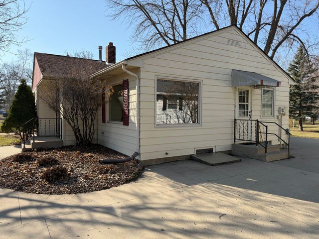 1204 Willmar Avenue SW, Willmar, MN 56201