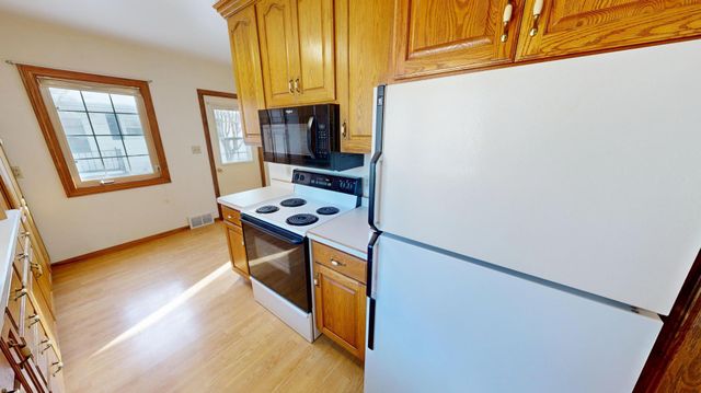 1204 Willmar Avenue SW, Willmar, MN 56201