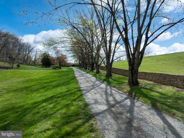 9981 DOUGLAS RD, Red Lion, PA 17356