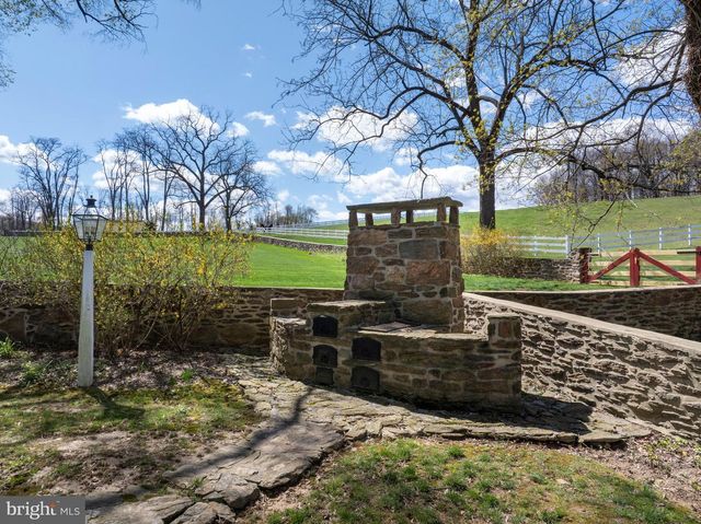 9981 DOUGLAS RD, Red Lion, PA 17356