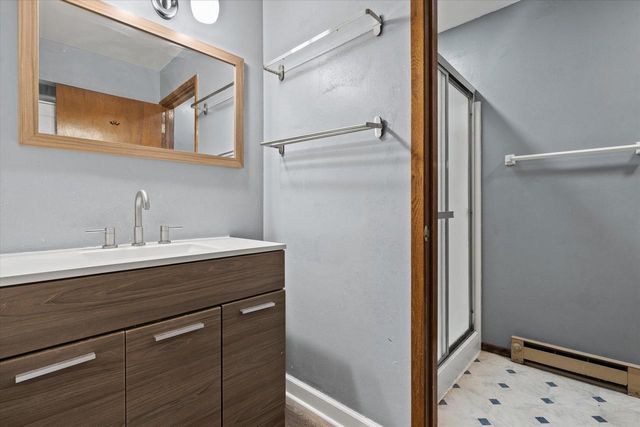 1674 S Coachlight DRIVE, New Berlin, WI 53151