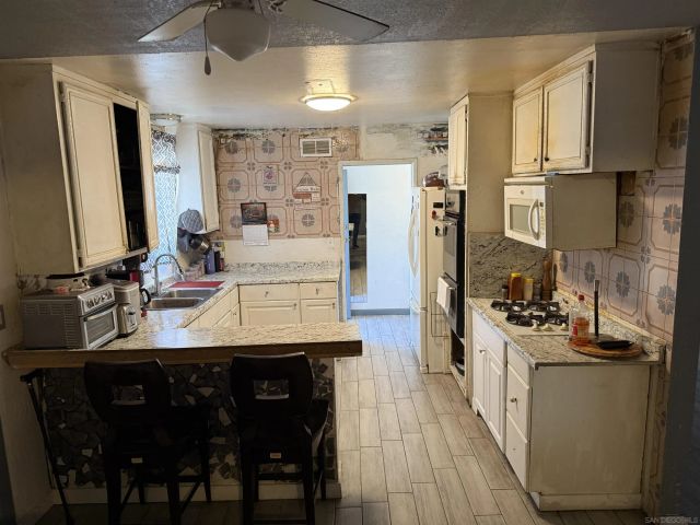 218 Elvado Way, San Diego, CA 92114