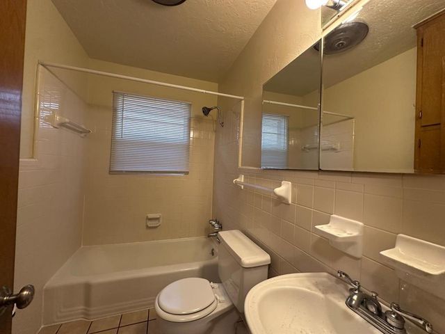 2037 Delaware Lane 2037, Norman, OK 73071