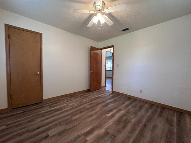 2037 Delaware Lane 2037, Norman, OK 73071