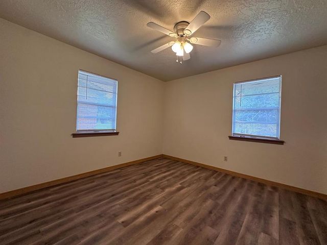 2037 Delaware Lane 2037, Norman, OK 73071
