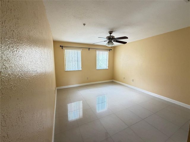 7080 NW 177th St 209-13, Hialeah, FL 33015