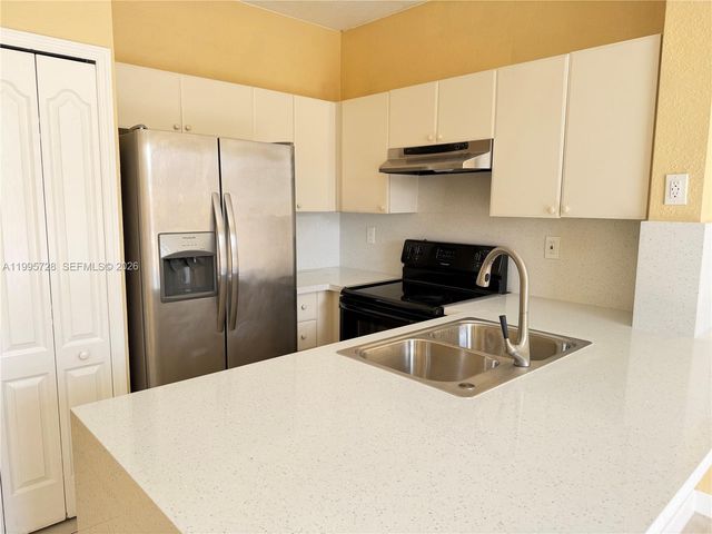 7080 NW 177th St 209-13, Hialeah, FL 33015