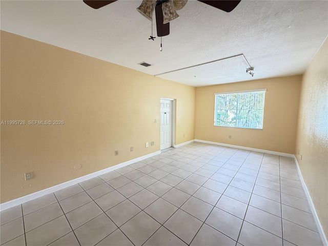 7080 NW 177th St 209-13, Hialeah, FL 33015
