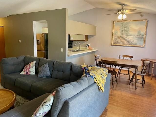 4151 Boone Avenue N 202, New Hope, MN 55427