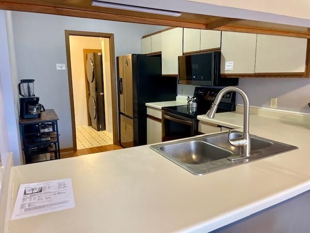 4151 Boone Avenue N 202, New Hope, MN 55427