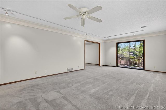 1419 SE OAKDALE Drive, Bartlesville, OK 74006