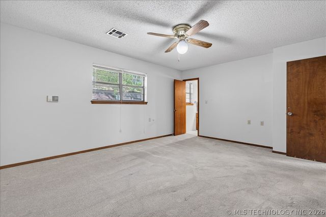 1419 SE OAKDALE Drive, Bartlesville, OK 74006