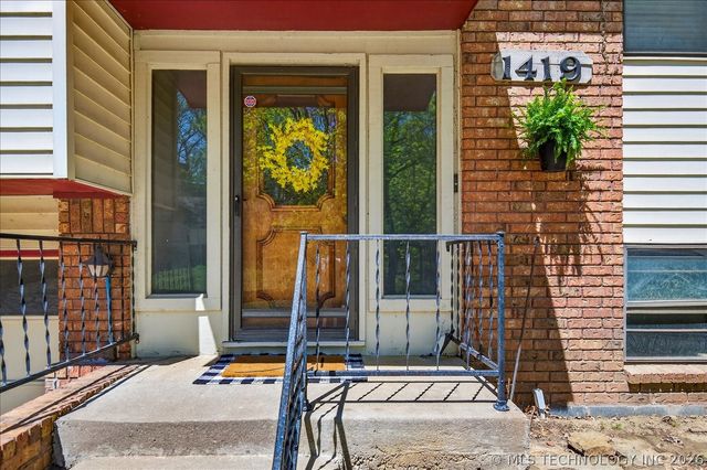 1419 SE OAKDALE Drive, Bartlesville, OK 74006