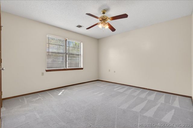 1419 SE OAKDALE Drive, Bartlesville, OK 74006