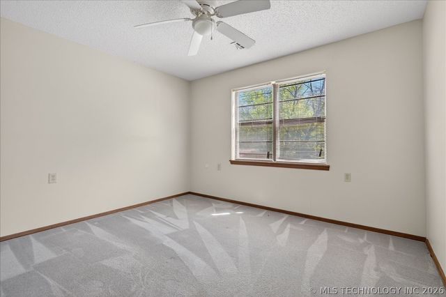 1419 SE OAKDALE Drive, Bartlesville, OK 74006