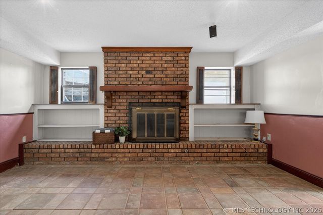 1419 SE OAKDALE Drive, Bartlesville, OK 74006