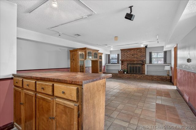 1419 SE OAKDALE Drive, Bartlesville, OK 74006