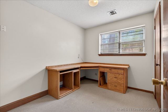 1419 SE OAKDALE Drive, Bartlesville, OK 74006