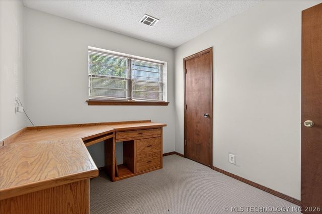 1419 SE OAKDALE Drive, Bartlesville, OK 74006