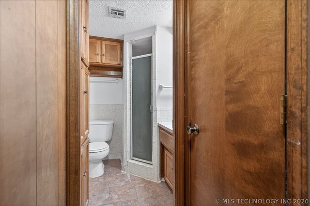 1419 SE OAKDALE Drive, Bartlesville, OK 74006