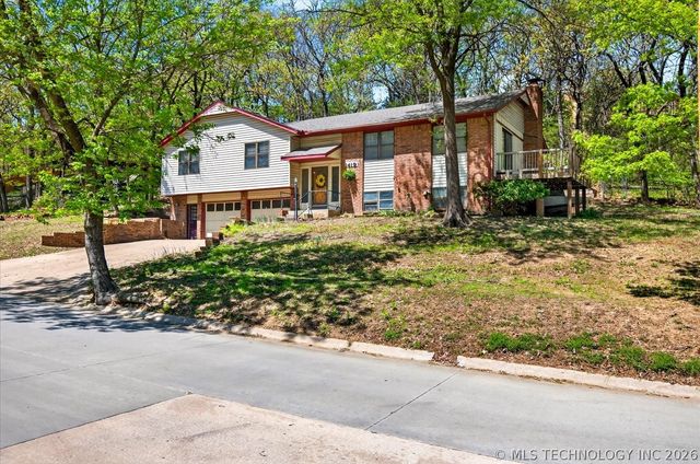 1419 SE OAKDALE Drive, Bartlesville, OK 74006