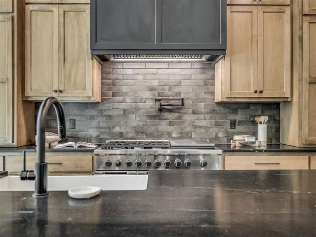 380 Old Creek Road, Edmond, OK 73034