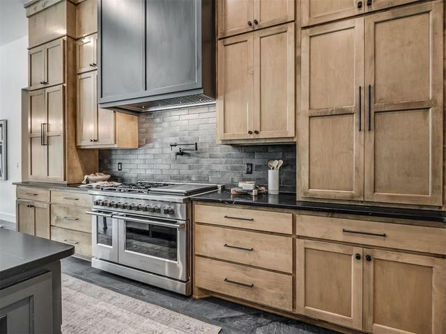 380 Old Creek Road, Edmond, OK 73034