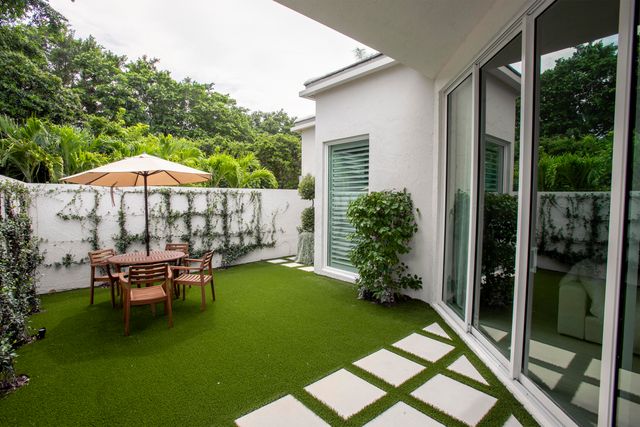 126 Sunset Cove Lane, Palm Beach Gardens, FL 33418