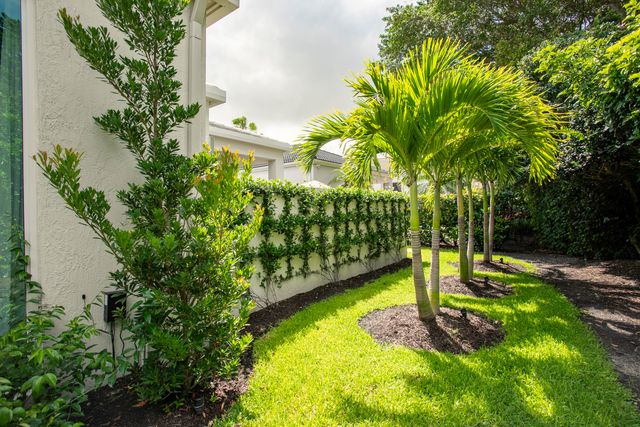 126 Sunset Cove Lane, Palm Beach Gardens, FL 33418