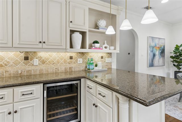 6417 Lakeshore Drive, Dallas, TX 75214