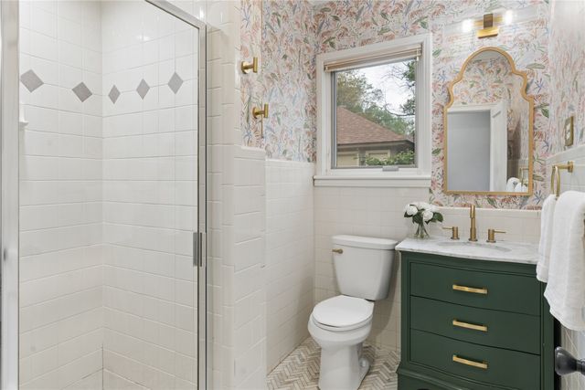 6417 Lakeshore Drive, Dallas, TX 75214