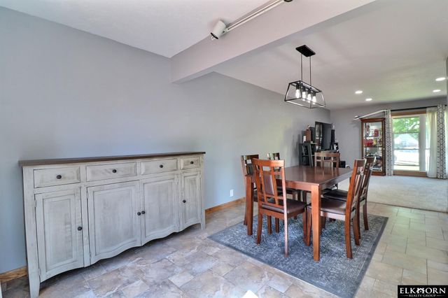 9617 Ruggles Street, Omaha, NE 68134