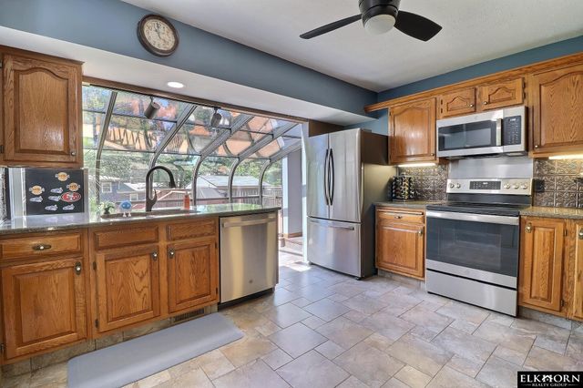 9617 Ruggles Street, Omaha, NE 68134