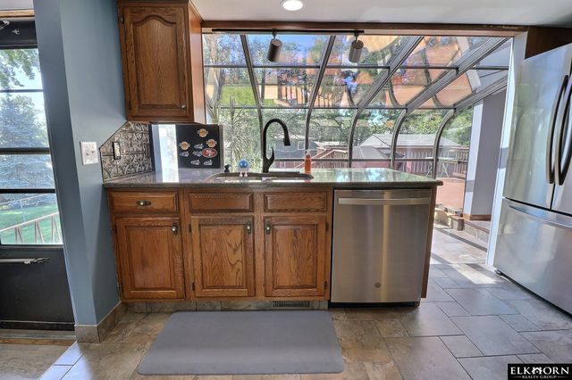 9617 Ruggles Street, Omaha, NE 68134