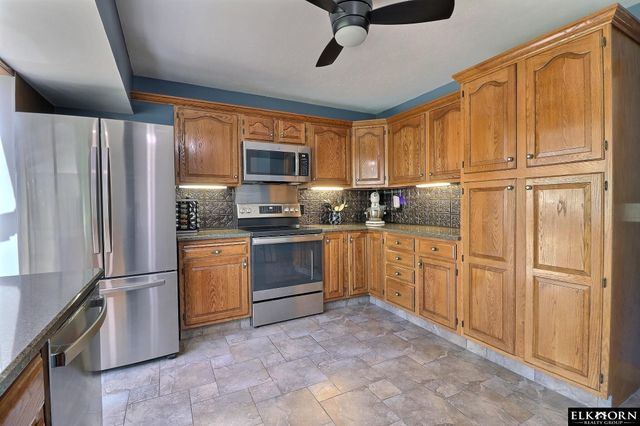 9617 Ruggles Street, Omaha, NE 68134