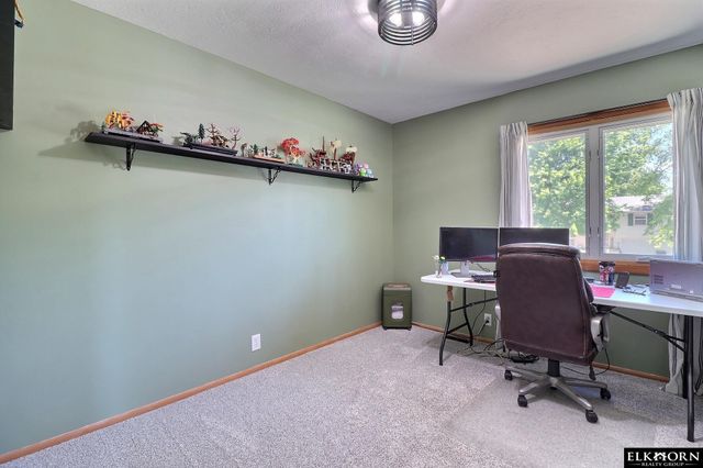 9617 Ruggles Street, Omaha, NE 68134