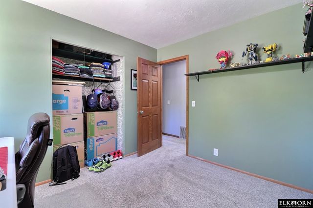 9617 Ruggles Street, Omaha, NE 68134