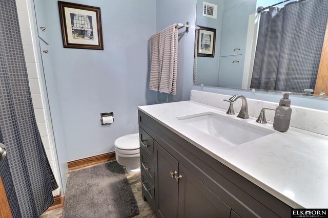 9617 Ruggles Street, Omaha, NE 68134
