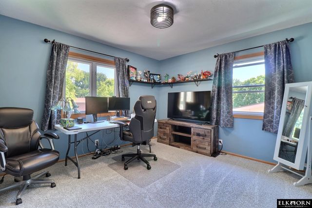 9617 Ruggles Street, Omaha, NE 68134