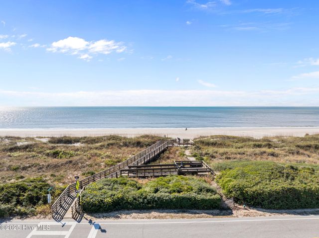 27 Foxfire Trace, Oak Island, NC 28465