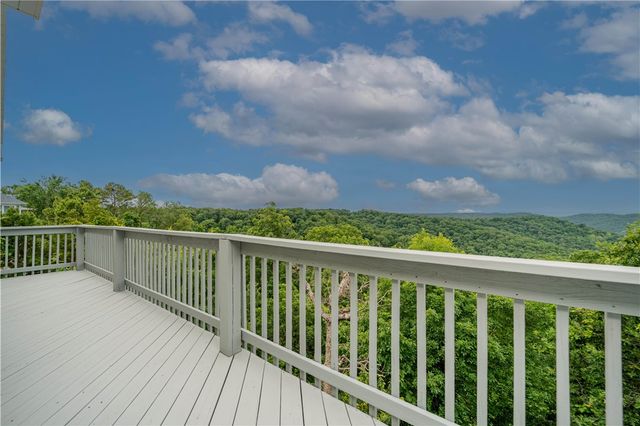 17 La Costa Drive, Holiday Island, AR 72631