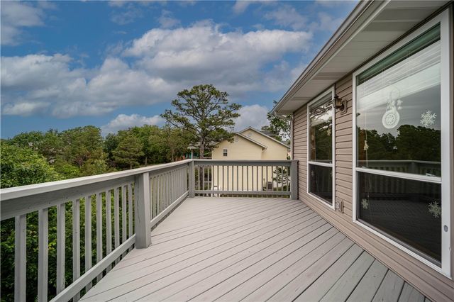 17 La Costa Drive, Holiday Island, AR 72631